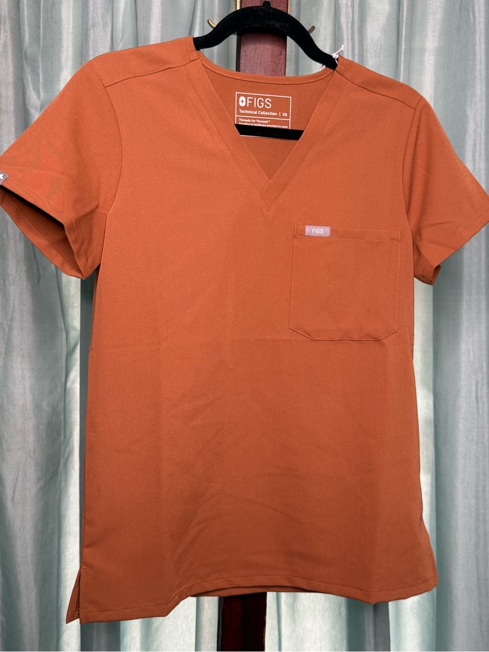 NWT Figs Catarina One Pocket Scrub Top
